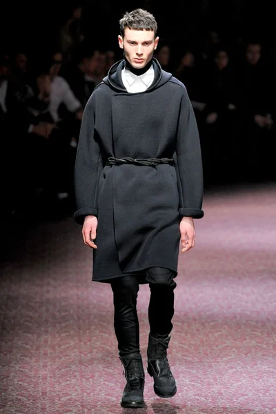 Look 12